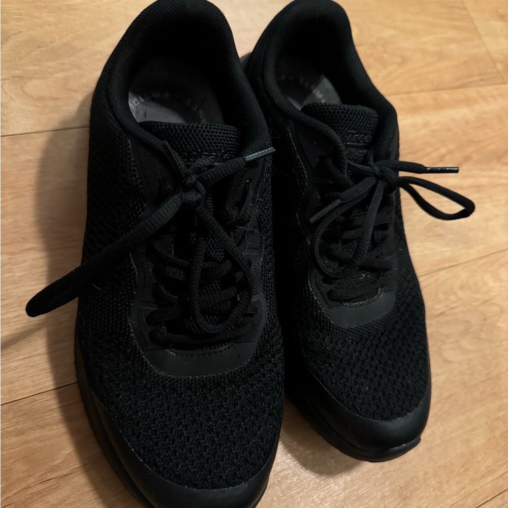 Black Athletic non slip Sneakers